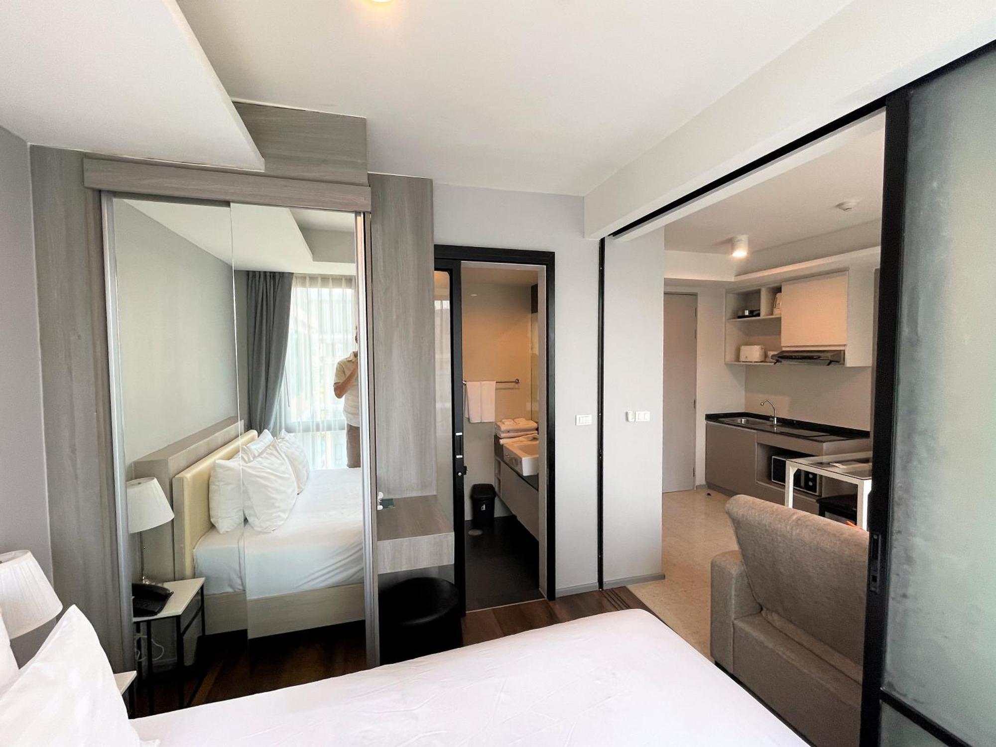 6Th Avenue Surin By Lofty Apartment Ruang foto