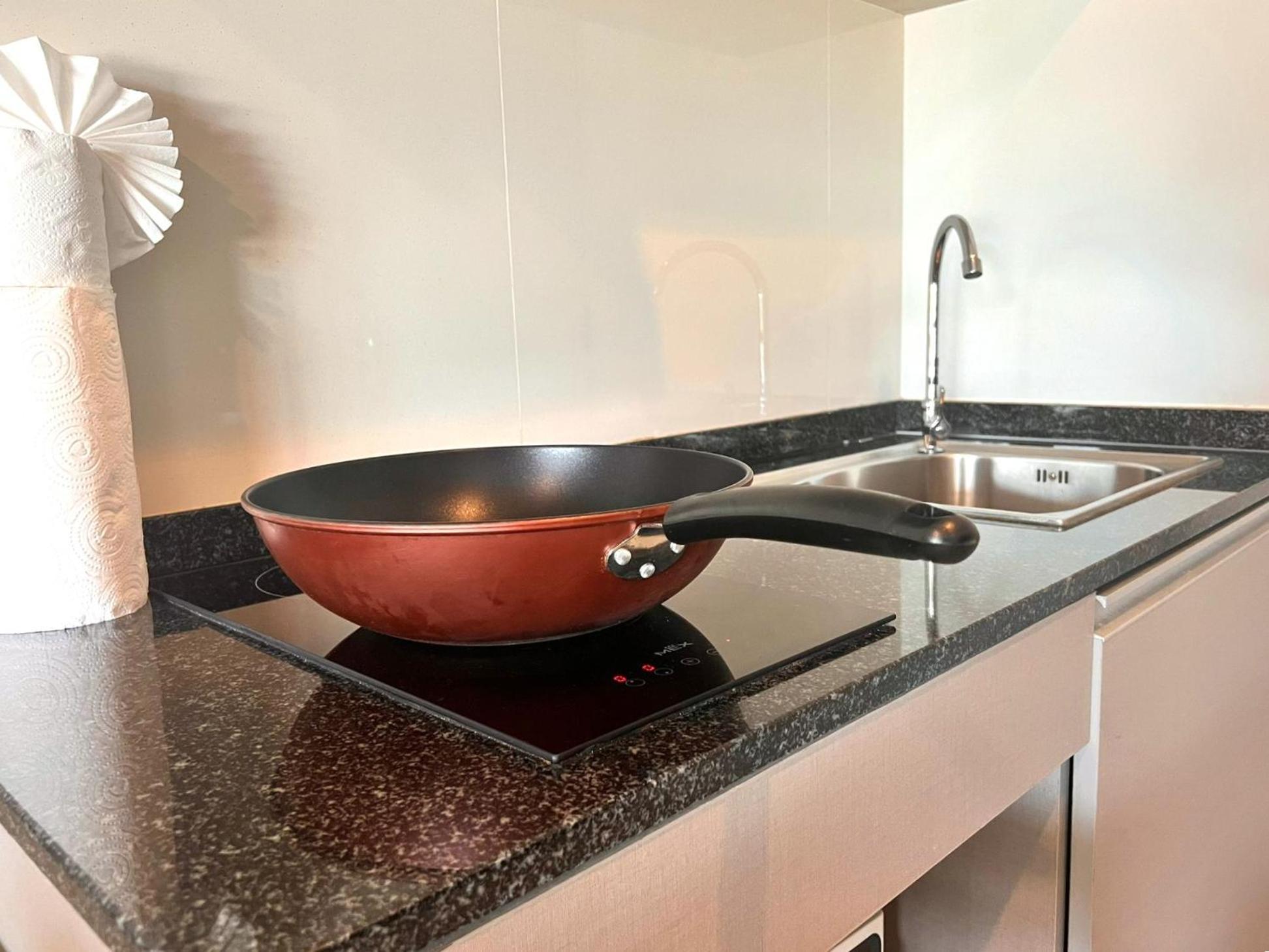 6Th Avenue Surin By Lofty Apartment Bagian luar foto
